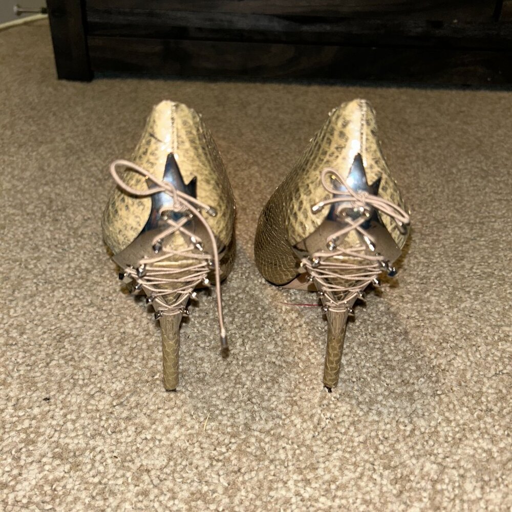Heels - Picture 4 of 5